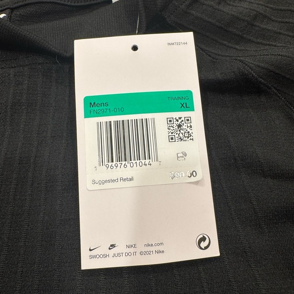 Nike workout shirt nwt - Picture 3 of 3